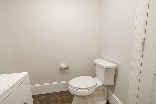 Building Photo - 809 Milam St