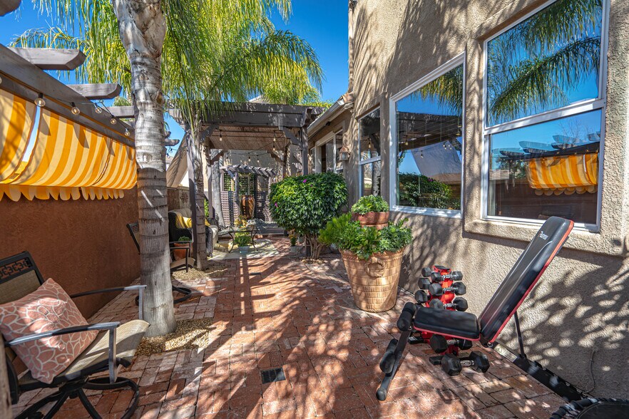 Building Photo - 27887 Skycrest Cir