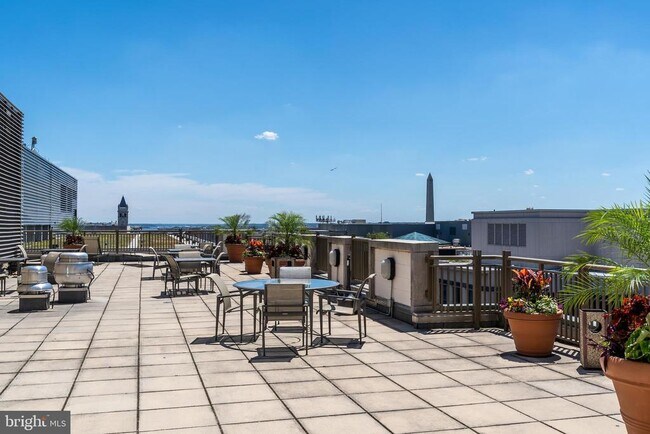 Building Photo - 1150 K St NW