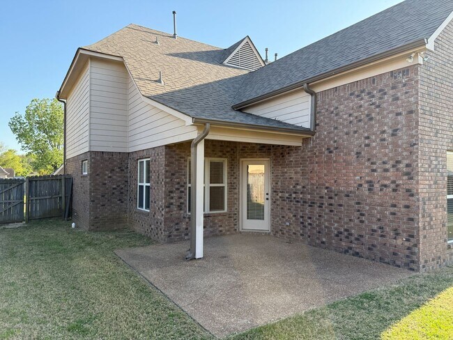 Building Photo - BEAUTIFUL SPACIOUS HOME IN BARTLETT