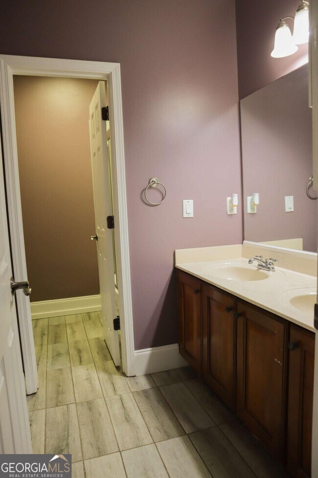 Building Photo - 1526 Lechemin Dr