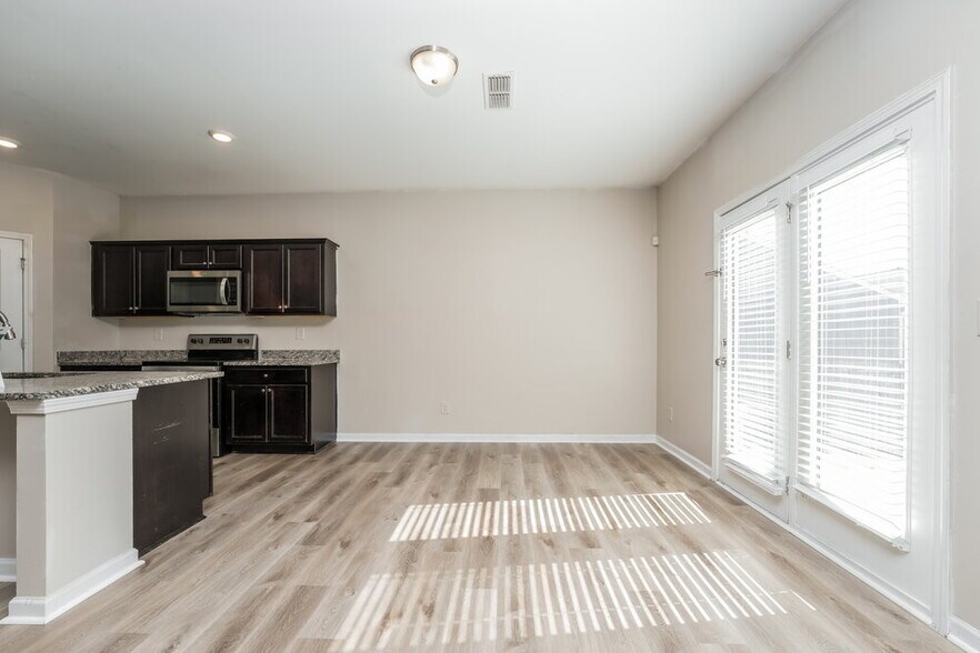 Building Photo - 3775 Place Dr