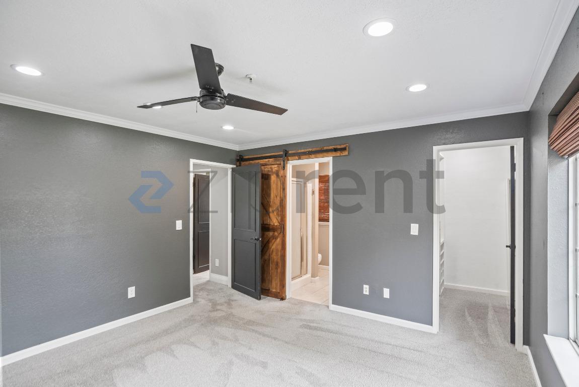 Building Photo - 5045 Hiller Ln