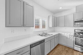 Building Photo - 655 Honey Bee Rd