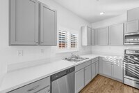 Building Photo - 655 Honey Bee Rd