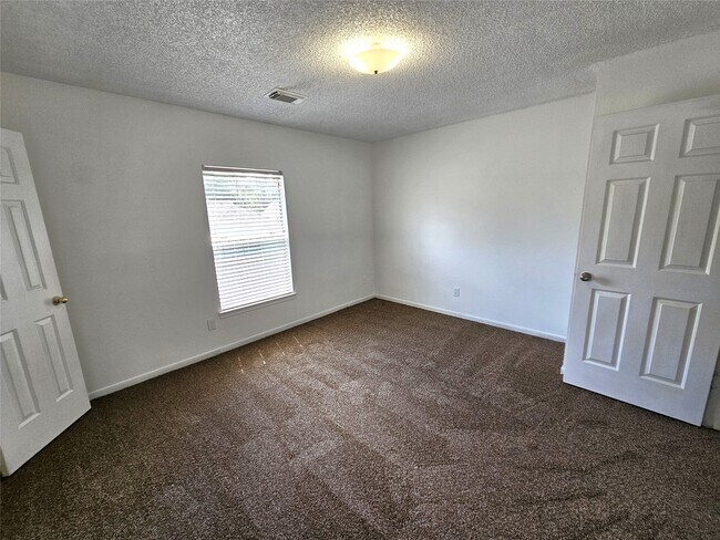 Building Photo - 3901 Spring Garden Dr