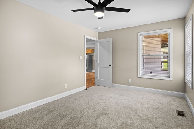 Building Photo - 910 Windlau Ct