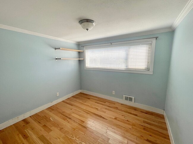 Building Photo - Wallingford 2-Bed Condo with Garage!