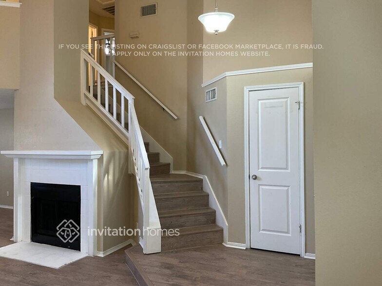 Building Photo - 2207 Bennington Dr