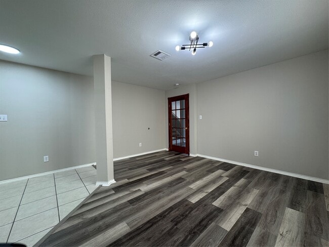 Building Photo - 6319 Sunlit Orchard Dr