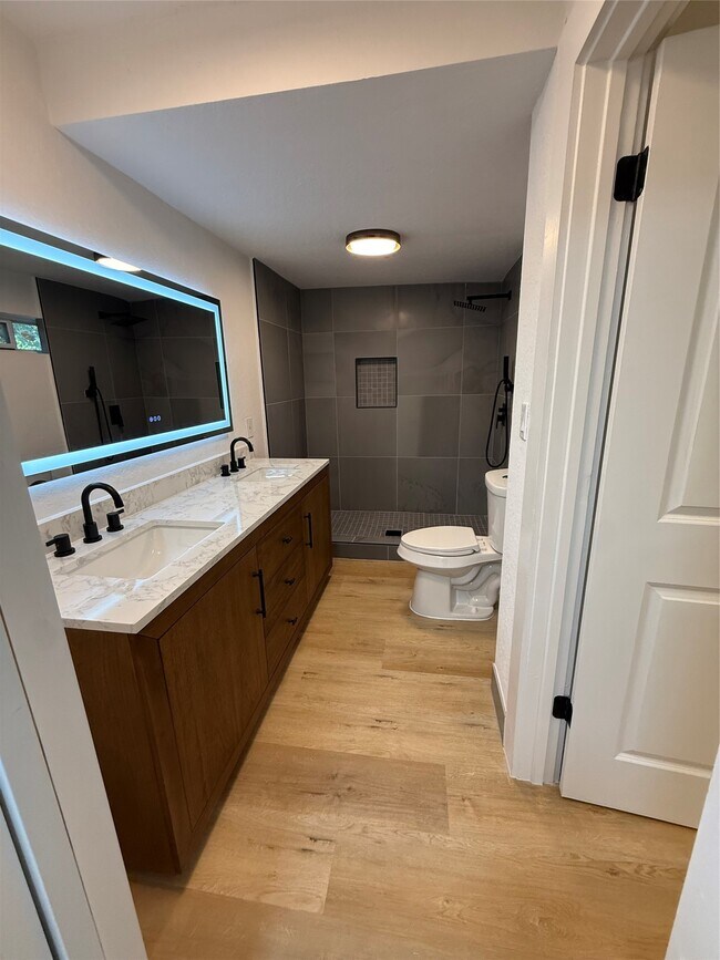 Building Photo - 1118 Wyoming St