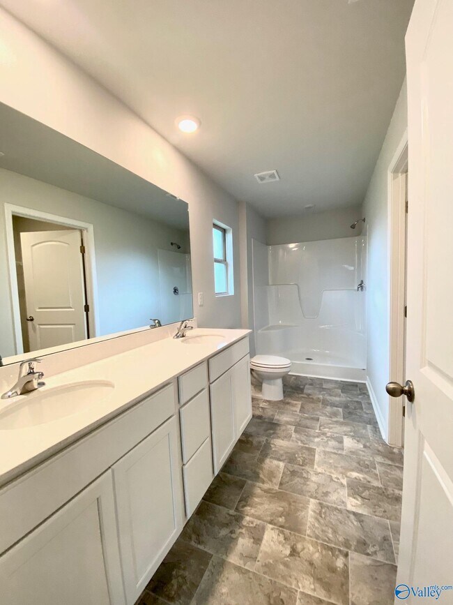 Building Photo - 155 Murphy Ln
