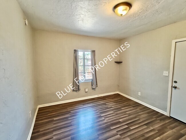 Building Photo - 4124 E 1st St