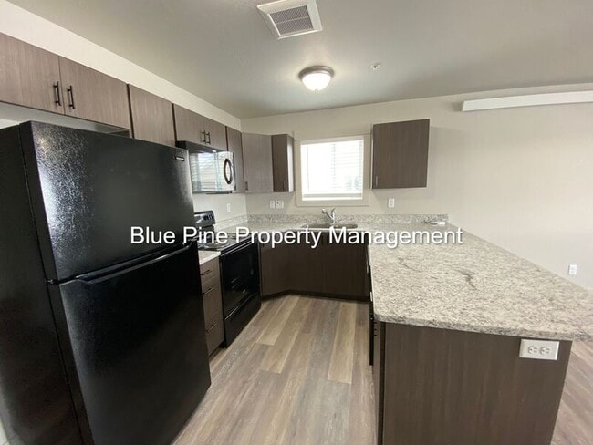 Building Photo - 6255 N Freedom Rd