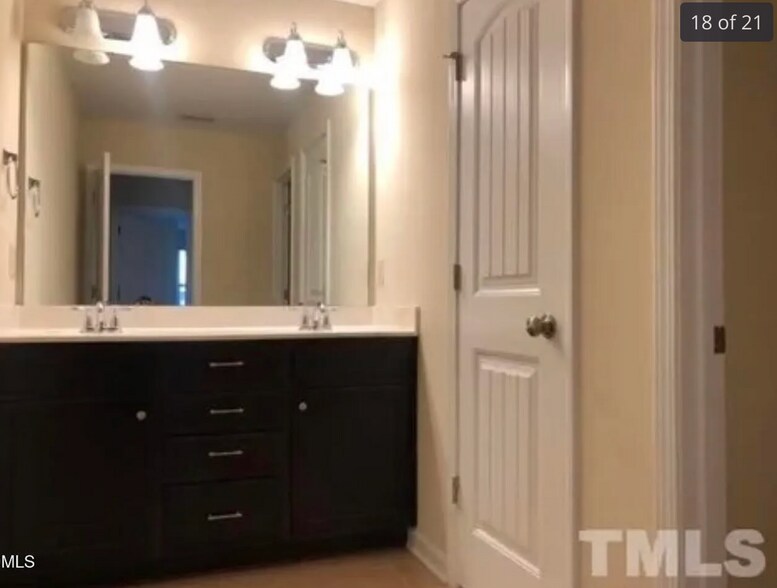 Building Photo - Room in House on Brintons Cottage St