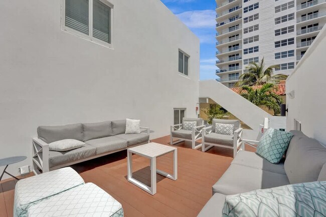 Building Photo - 3020 Seville St