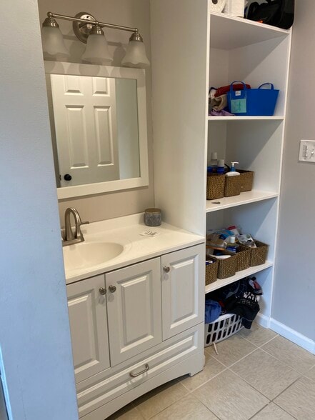 1st Floor Bath - 57 Burdsall Ave