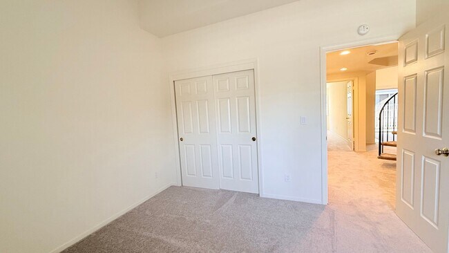 Building Photo - Charming 2BD/2BA + Loft, Upper Unit Condo in Alamo- Available NOW!