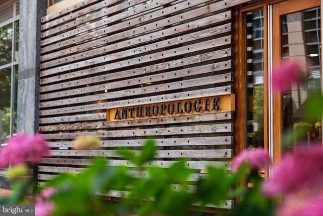 Building Photo - 2136 Glacier Rd