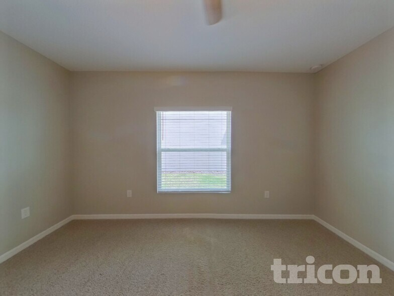 Building Photo - 220 Garnet Ave