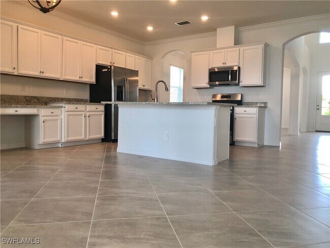 Building Photo - 17868 Woodland Ct