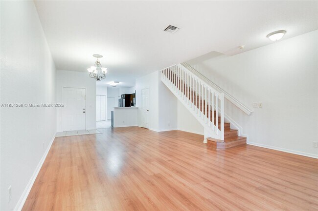 Building Photo - 3844 Tree Top Dr