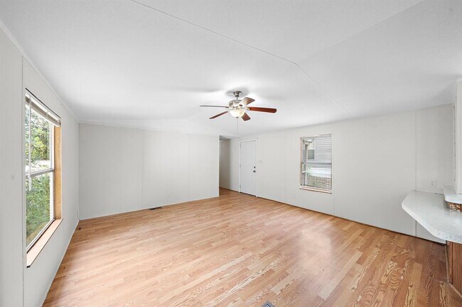 Building Photo - 14431 W Lee Shore Dr