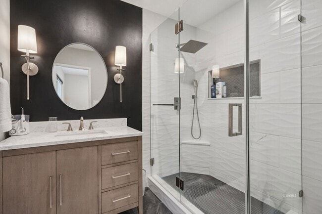 Building Photo - 25340 Marion Ridge Dr