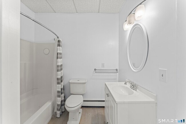 Building Photo - 89 Cranbury Dr