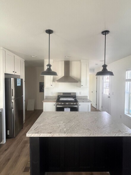 Building Photo - 3601 E Wyoming Ave