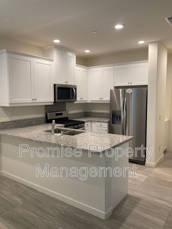 Building Photo - 4140 Sitio Cielo