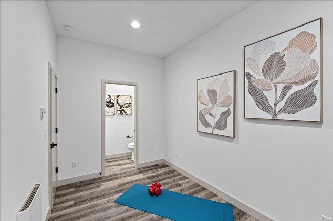 Building Photo - West Seattle - 3 Bedroom - 2.5 Bathroom w/ AC!