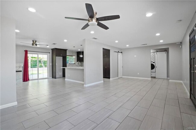 Building Photo - 20247 Kinzie St