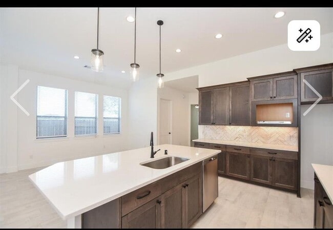Building Photo - 10727 River Walk Dr