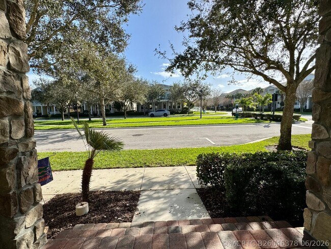 Building Photo - 2758 Avalon Way