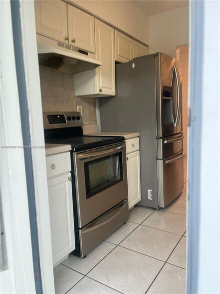 Building Photo - 12665 NE 16th Ave