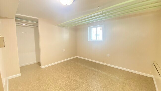 Building Photo - 4933 W Schubert Ave