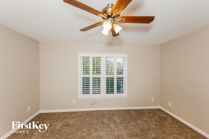 Building Photo - 112 Radford Cir SW