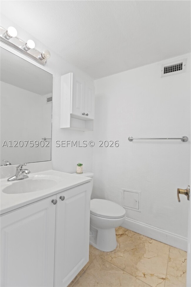 Building Photo - 2501 S Ocean Dr