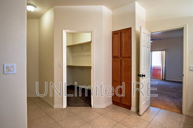 Building Photo - 4926 Mesa Blanca Way