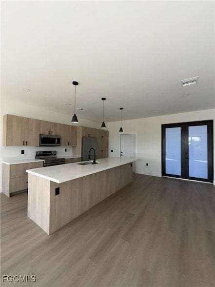 Building Photo - 8033 Oakleaf Cir