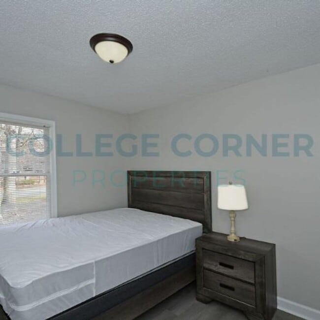 Building Photo - 1400 Brookwood Dr