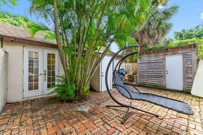 Building Photo - 424 51st St