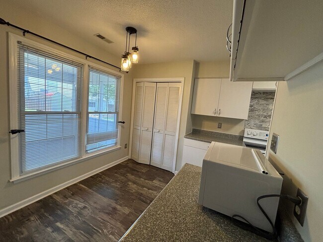 Building Photo - 5405 Beretta Way