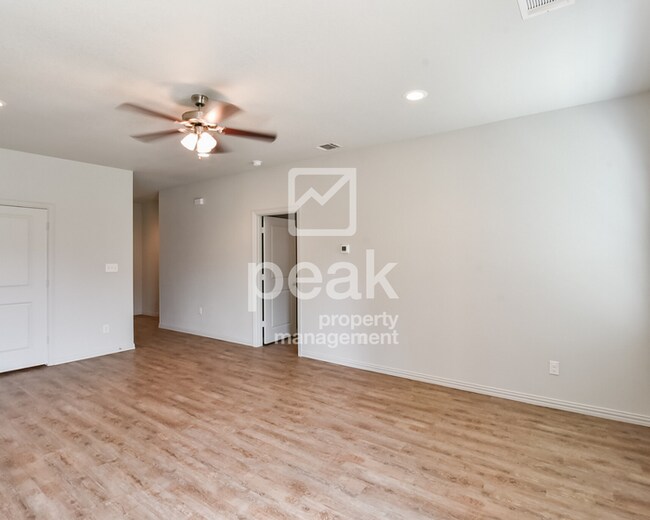 Building Photo - $1950! 3Bed/2Bath home in Fort Worth!