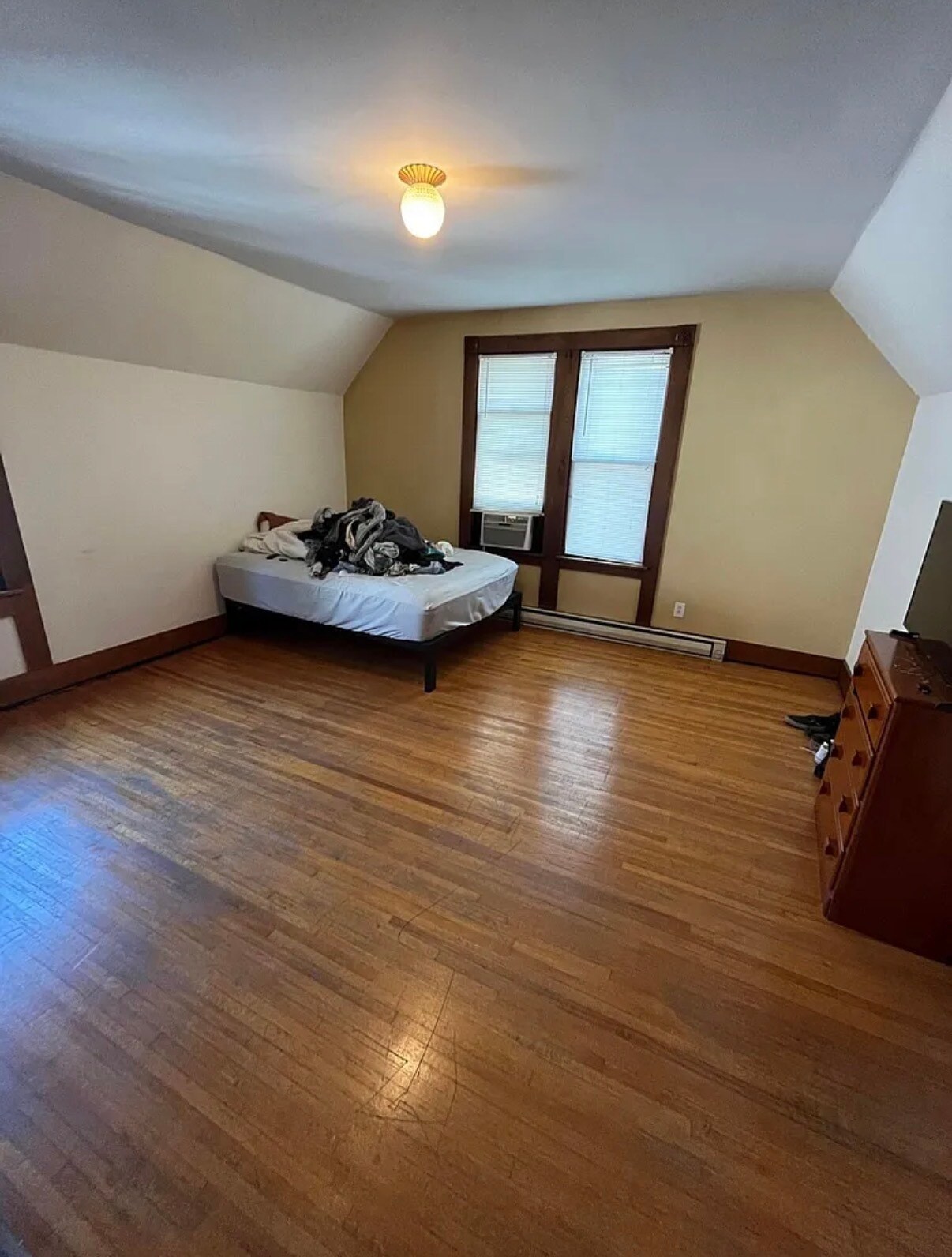 Building Photo - 722 Hutchins Ave