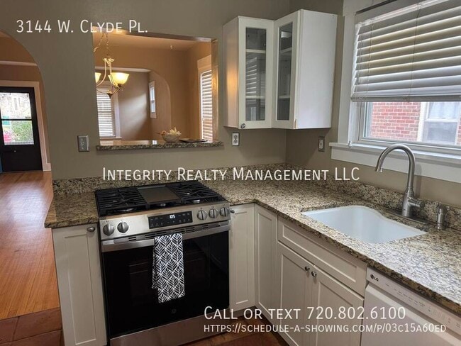 Building Photo - 3144 W Clyde Pl