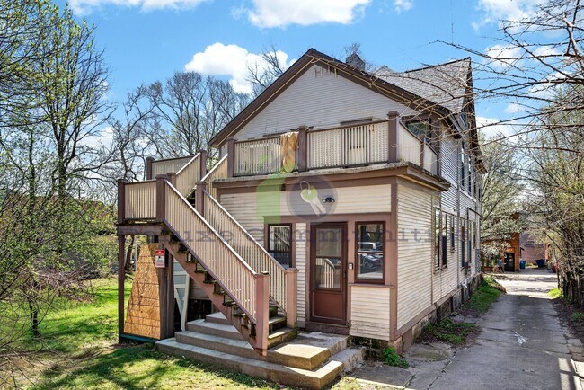 Building Photo - 410 Eastern Ave SE