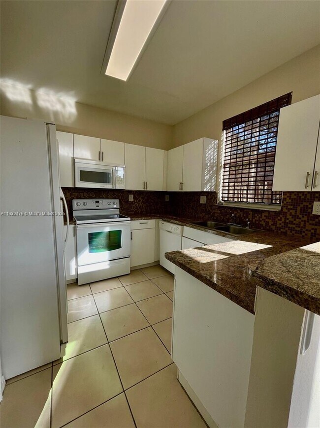 Building Photo - 13850 SW 274th Terrace