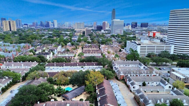 Building Photo - 2588 Bering Dr